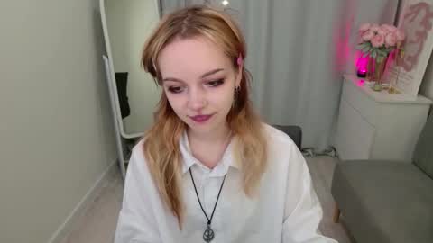 MONICA online show from 09/26/25, 01:48