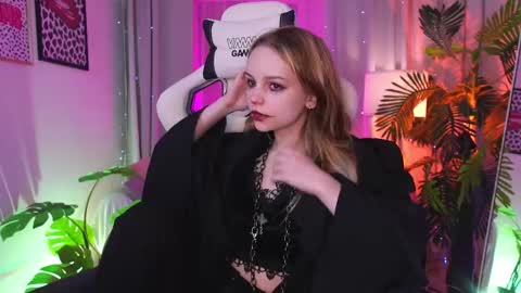 MONICA online show from 10/15/25, 02:06