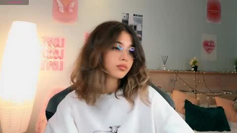Sara online show from 05/27/26, 01:08