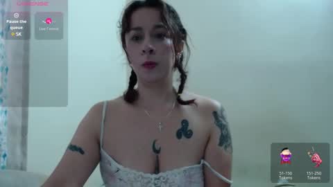 Luna Fox online show from 01/07/25, 10:41