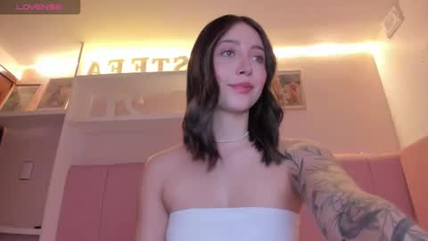 Stefa Gomez  online show from 10/22/25, 12:16