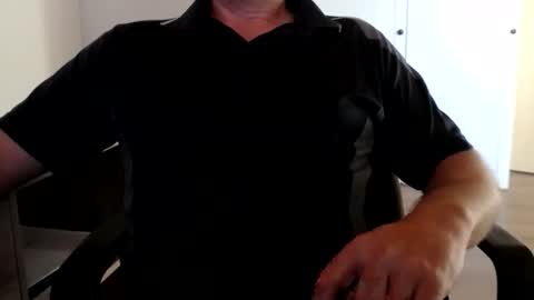 Snapshot of stefan2580 chatting on 10/15/25, 06:57 Stefan online show from 10/15/25, 06:57