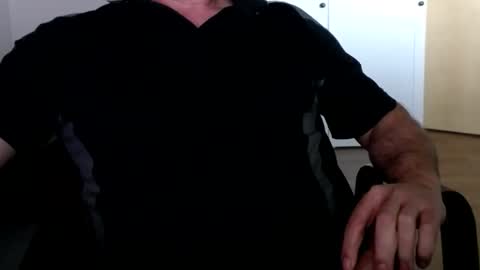 Snapshot of stefan2580 chatting on 02/07/26, 01:48 Stefan online show from 02/07/26, 01:48