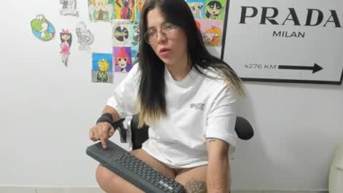 Snapshot of stefan_litleee chatting on 01/24/25, 01:13 julieth-cancer online show from 01/24/25, 01:13