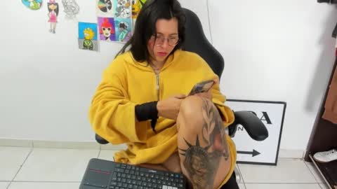 Snapshot of stefan_litleee chatting on 02/19/25, 04:33 julieth-cancer online show from 02/19/25, 04:33