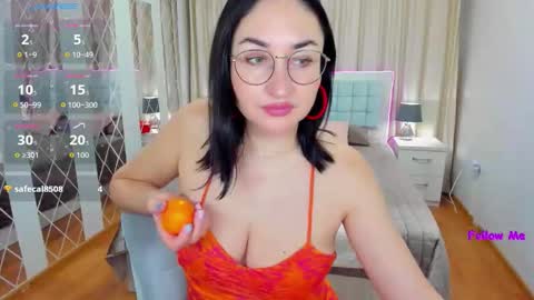 Snapshot of stefanawinter chatting on 02/10/26, 05:11 StefanaWinter online show from 02/10/26, 05:11