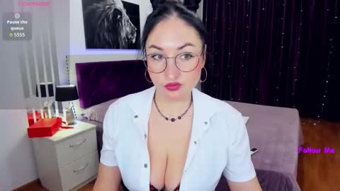 Snapshot of stefanawinter chatting on 04/25/26, 11:24 StefanaWinter online show from 04/25/26, 11:24