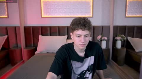 Esrefan online show from 02/11/26, 07:30