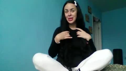 stefaniyax online show from 10/10/25, 09:19