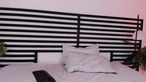 Stefanny   online show from 12/17/24, 04:00