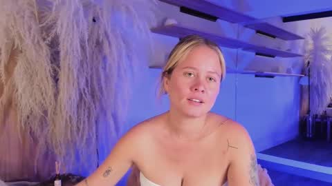 Stefanny   online show from 02/27/25, 03:05