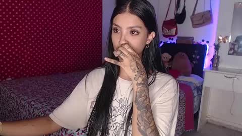 Im MiaIts my first day here  online show from 12/23/24, 02:24