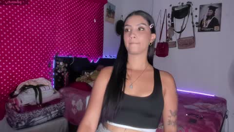 Im MiaIts my first day here  online show from 12/31/24, 10:34