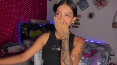 Im MiaIts my first day here  online show from 01/10/25, 04:54