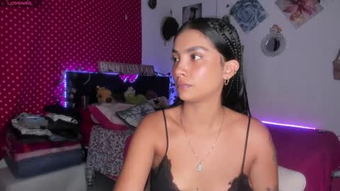 Im MiaIts my first day here  online show from 01/29/25, 11:46