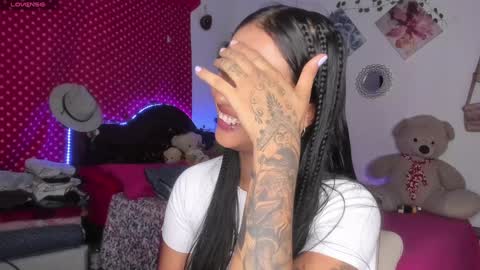 Im MiaIts my first day here  online show from 02/03/25, 02:14