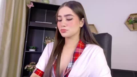 stefannycipriani_ online show from 05/03/26, 02:34
