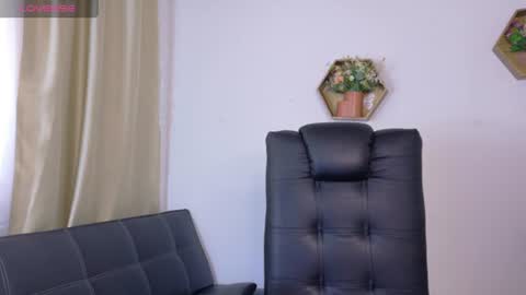 stefannycipriani_ online show from 08/05/26, 02:31