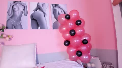 Stefany online show from 09/13/25, 11:43