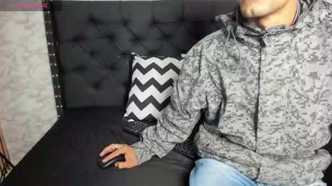 stefany_pablo1 online show from 02/19/25, 12:11