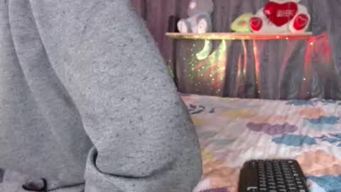 stefany_pablo1 online show from 11/24/25, 12:38