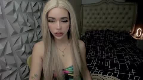 Snapshot of stefanylangkat chatting on 07/16/26, 04:07 Jane online show from 07/16/26, 04:07