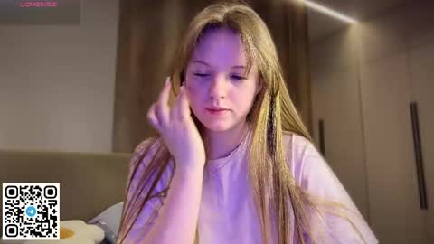 Snapshot of steffi_meoww chatting on 05/14/26, 10:27 STEFI Streams every day from 10 PM GTM1 online show from 05/14/26, 10:27