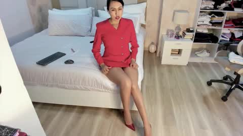 Snapshot of stefi_alizon chatting on 03/04/26, 12:38 Zuly online show from 03/04/26, 12:38