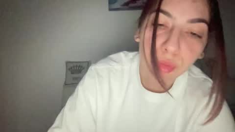 Snapshot of stefy_glow chatting on 03/05/25, 08:32 stefy_glow online show from 03/05/25, 08:32