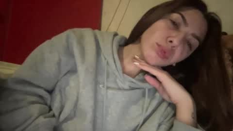 Snapshot of stefy_glow chatting on 03/10/25, 02:06 stefy_glow online show from 03/10/25, 02:06