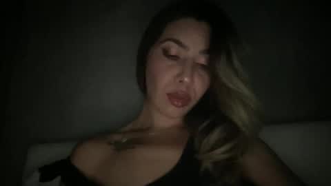 Snapshot of stefy_glow chatting on 10/17/25, 09:50 stefy_glow online show from 10/17/25, 09:50