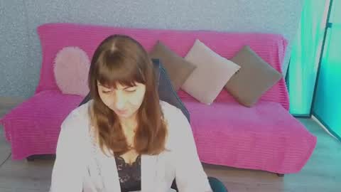 Snapshot of steladream chatting on 05/21/26, 09:49 Stela online show from 05/21/26, 09:49