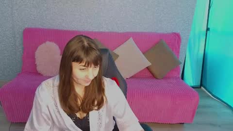 Snapshot of steladream chatting on 05/28/26, 09:28 Stela online show from 05/28/26, 09:28