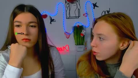 stella_flower online show from 02/22/26, 06:35