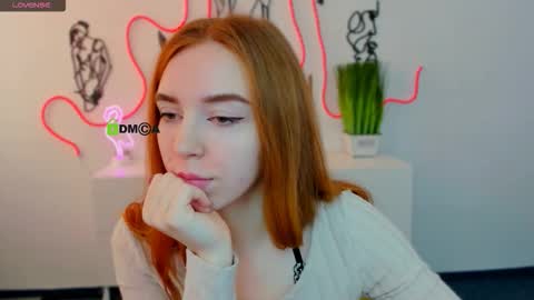 stella_flower online show from 03/11/26, 06:08