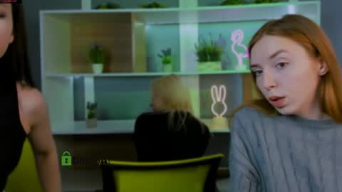 stella_flower online show from 03/23/26, 12:31