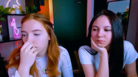 stella_flower online show from 03/28/26, 06:24