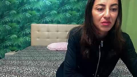 Snapshot of stella_john chatting on 01/06/25, 05:52 Stella John online show from 01/06/25, 05:52