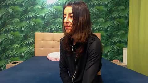 Snapshot of stella_john chatting on 01/12/25, 09:30 Stella John online show from 01/12/25, 09:30