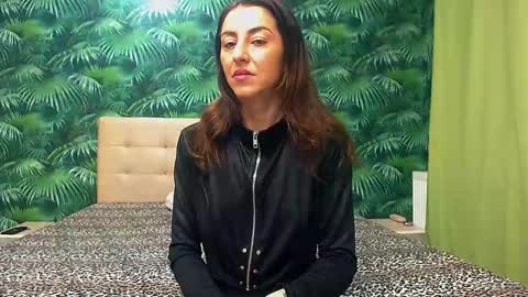 Snapshot of stella_john chatting on 01/18/25, 03:31 Stella John online show from 01/18/25, 03:31