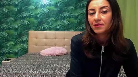 Snapshot of stella_john chatting on 01/19/25, 05:26 Stella John online show from 01/19/25, 05:26