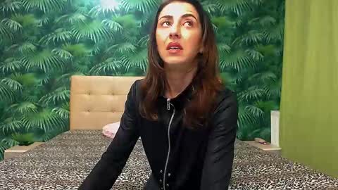 Snapshot of stella_john chatting on 01/20/25, 05:48 Stella John online show from 01/20/25, 05:48