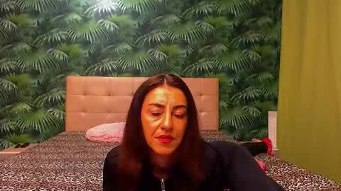 Snapshot of stella_john chatting on 01/21/25, 04:10 Stella John online show from 01/21/25, 04:10