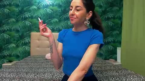 Snapshot of stella_john chatting on 01/22/25, 05:48 Stella John online show from 01/22/25, 05:48