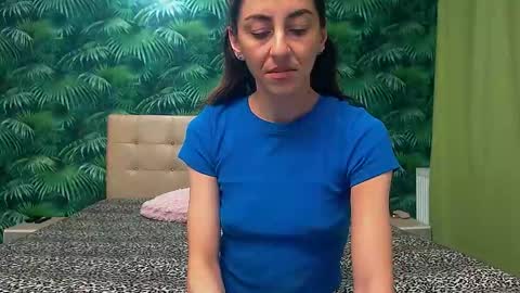 Snapshot of stella_john chatting on 01/31/25, 04:36 Stella John online show from 01/31/25, 04:36