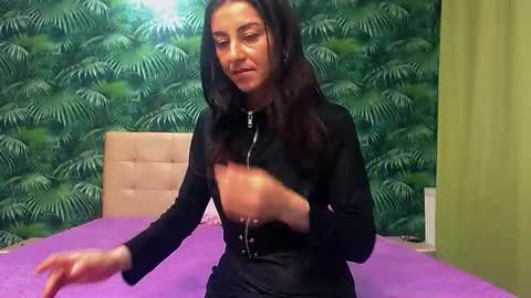 Stella John online show from 11/17/25, 06:08