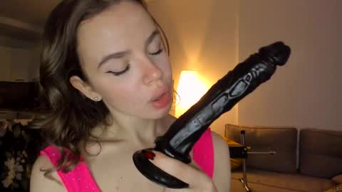 Asella online show from 11/11/25, 08:03