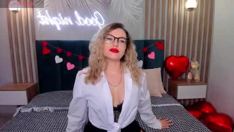 Stella online show from 02/17/26, 01:57