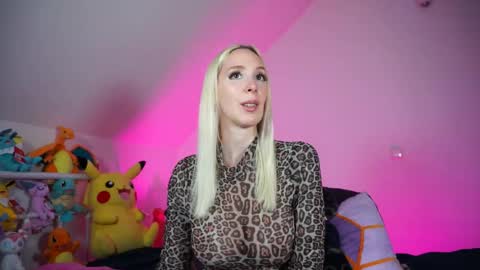 StellaCinderella online show from 10/19/25, 01:23