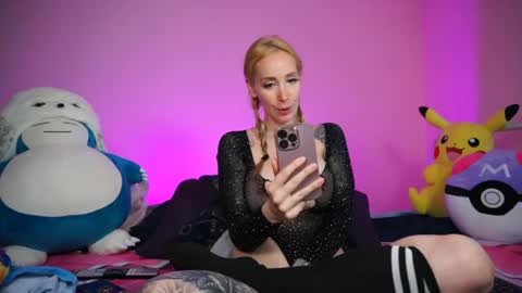 Snapshot of stellacinderella chatting on 07/31/26, 01:21 StellaCinderella online show from 07/31/26, 01:21